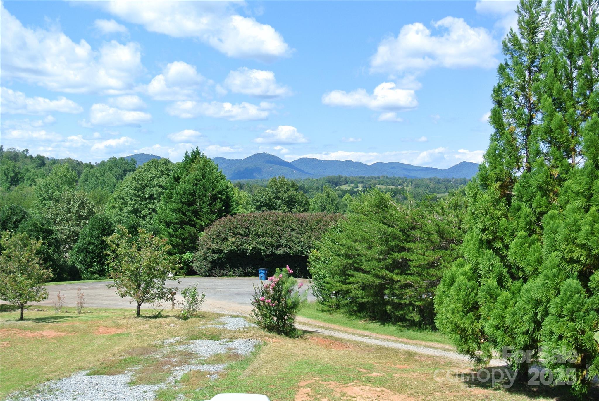 556 Emerald Parkway