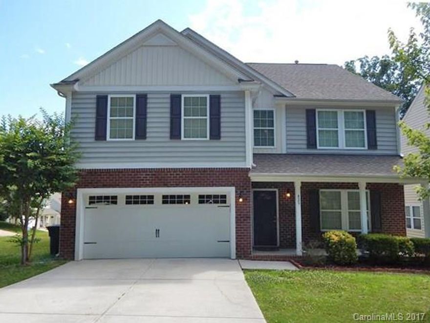Come see this beautiful, spacious home on a corner lot in popular Wellsbrook subdivision.  This move in ready home has an open floor plan and huge rooms/ closets.  Home has 3 beds/ 2.5 baths and a large bonus room; 2 car attached garage; and a screened back porch.