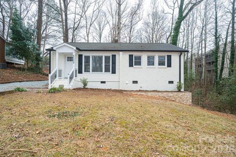 Photo of 5000 Erickson Road, Charlotte, NC 28205 (MLS # 4335605)
