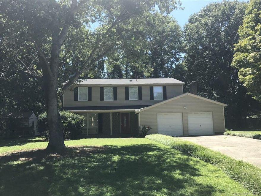 DO NOT DISTURB TENANT!  WE DO NOT ACCEPT SECTION 8.  NO SMOKING.  PETS CONDITIONAL.  Desirable Shadow Lake Subdivision.  Nice home, move in ready.