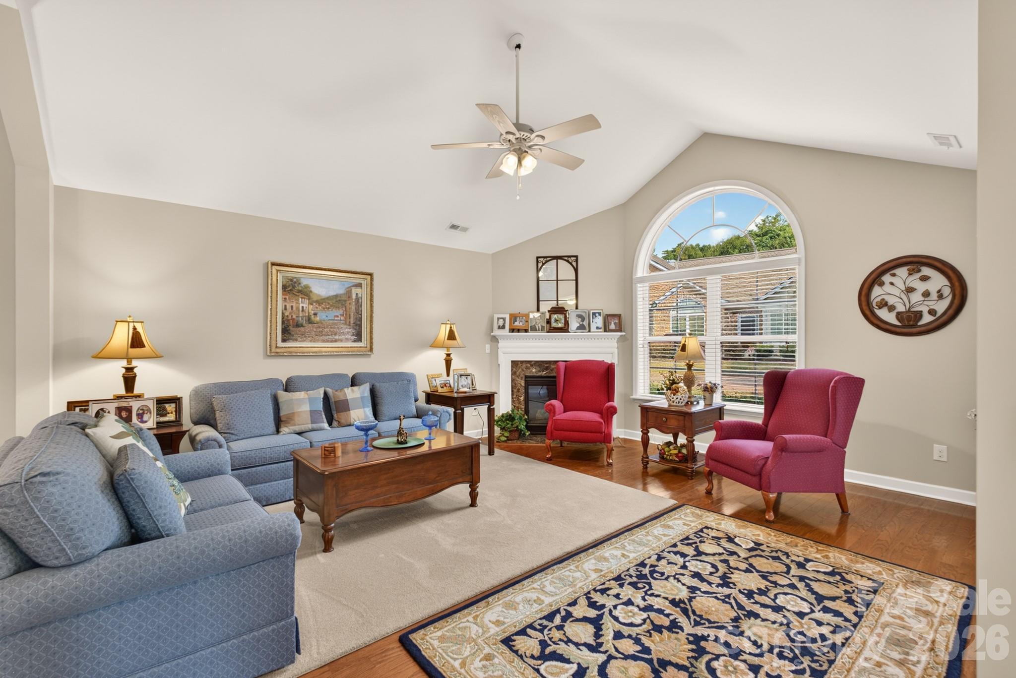 128 Lone Oak Circle