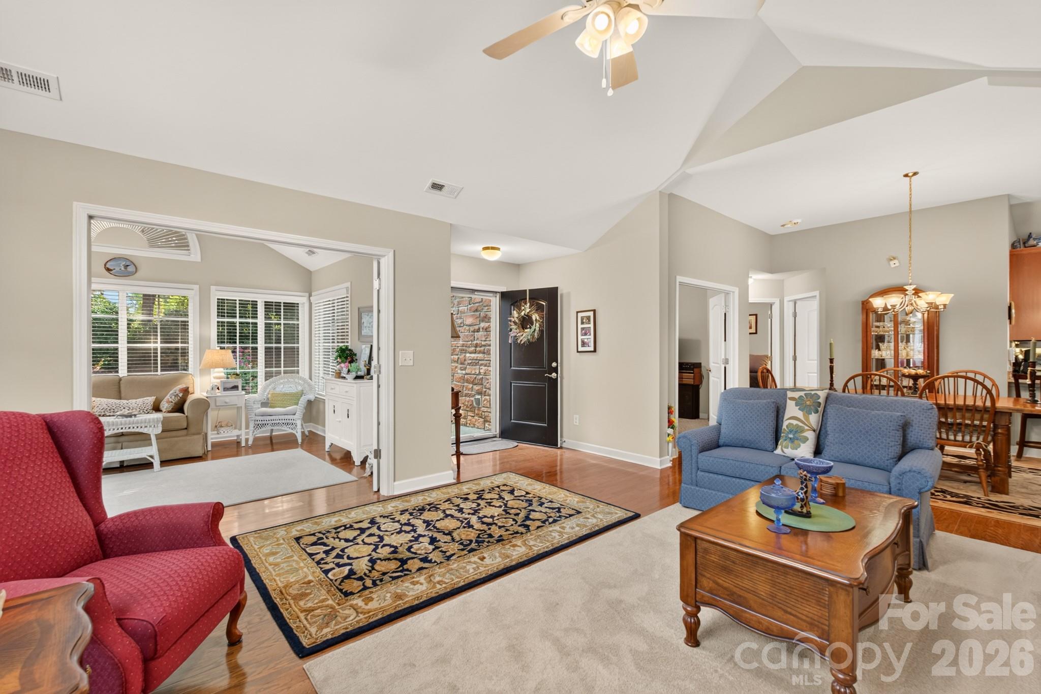 128 Lone Oak Circle