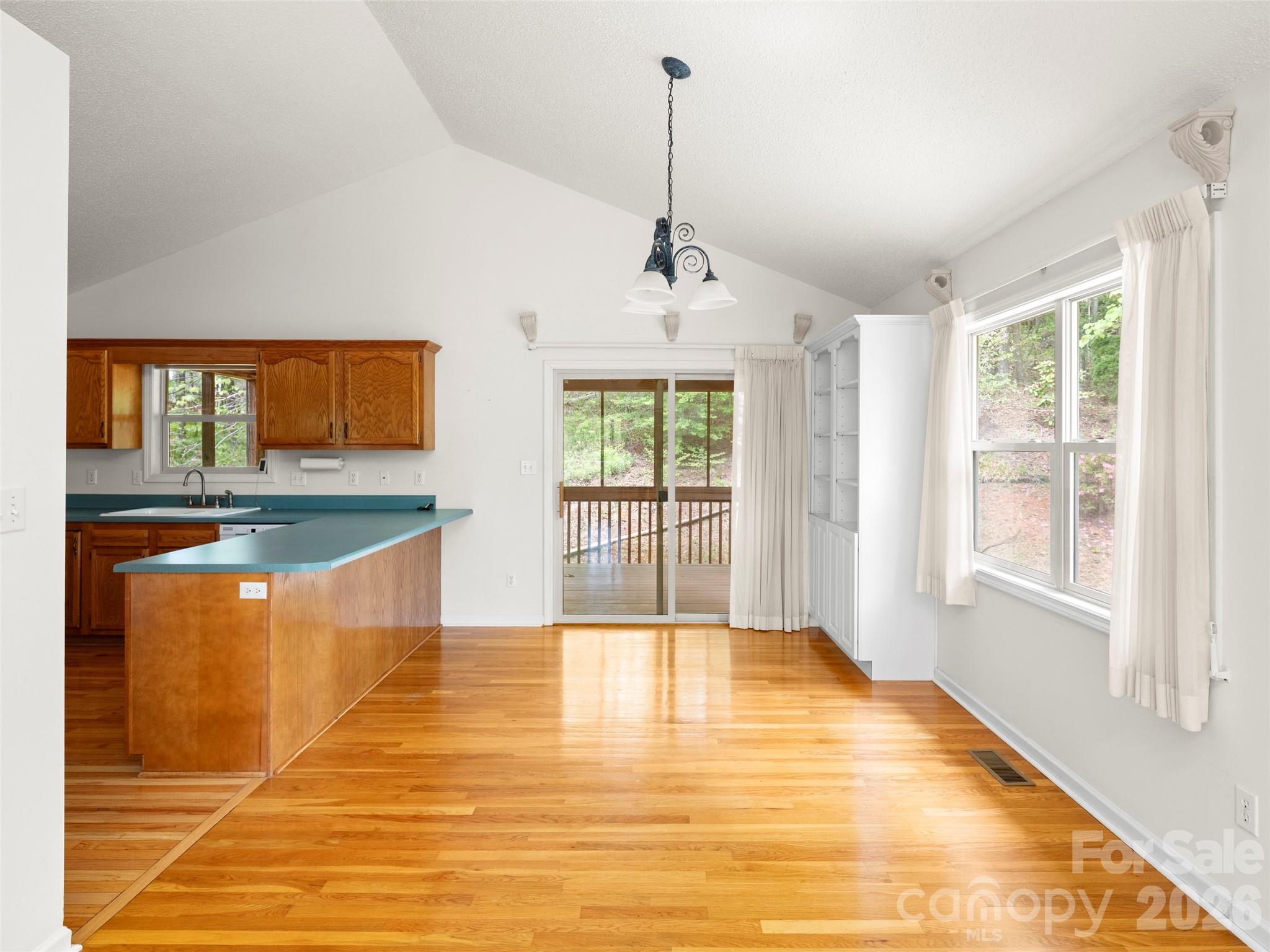 38 Evening Shade Drive