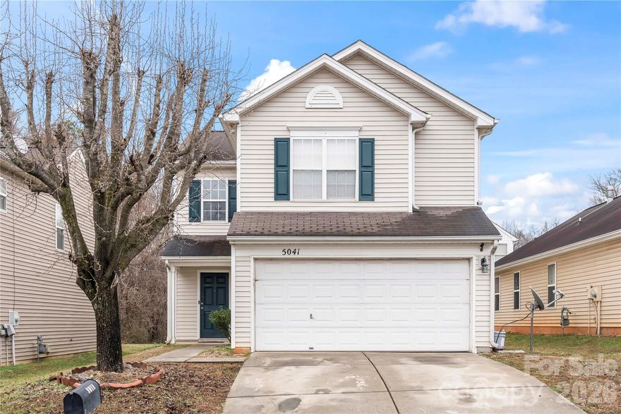 Beautiful well maintained home centrally located. Well maintained . Near shopping . Near public transportation.