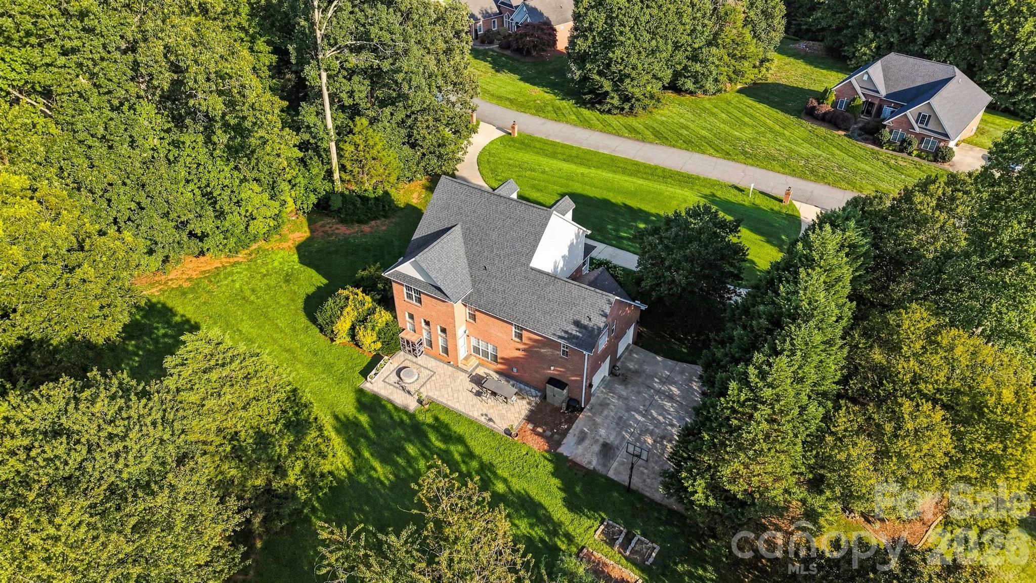 1221 Willow Creek Drive