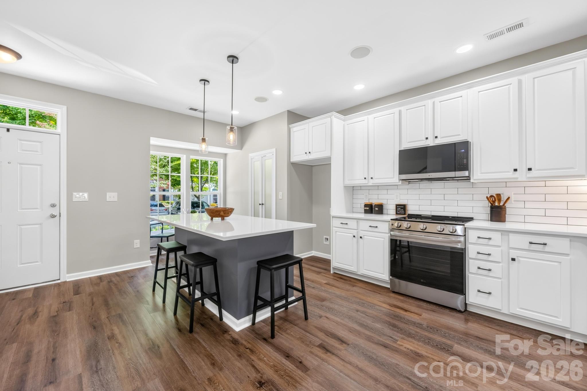 143 N Arcadian Way