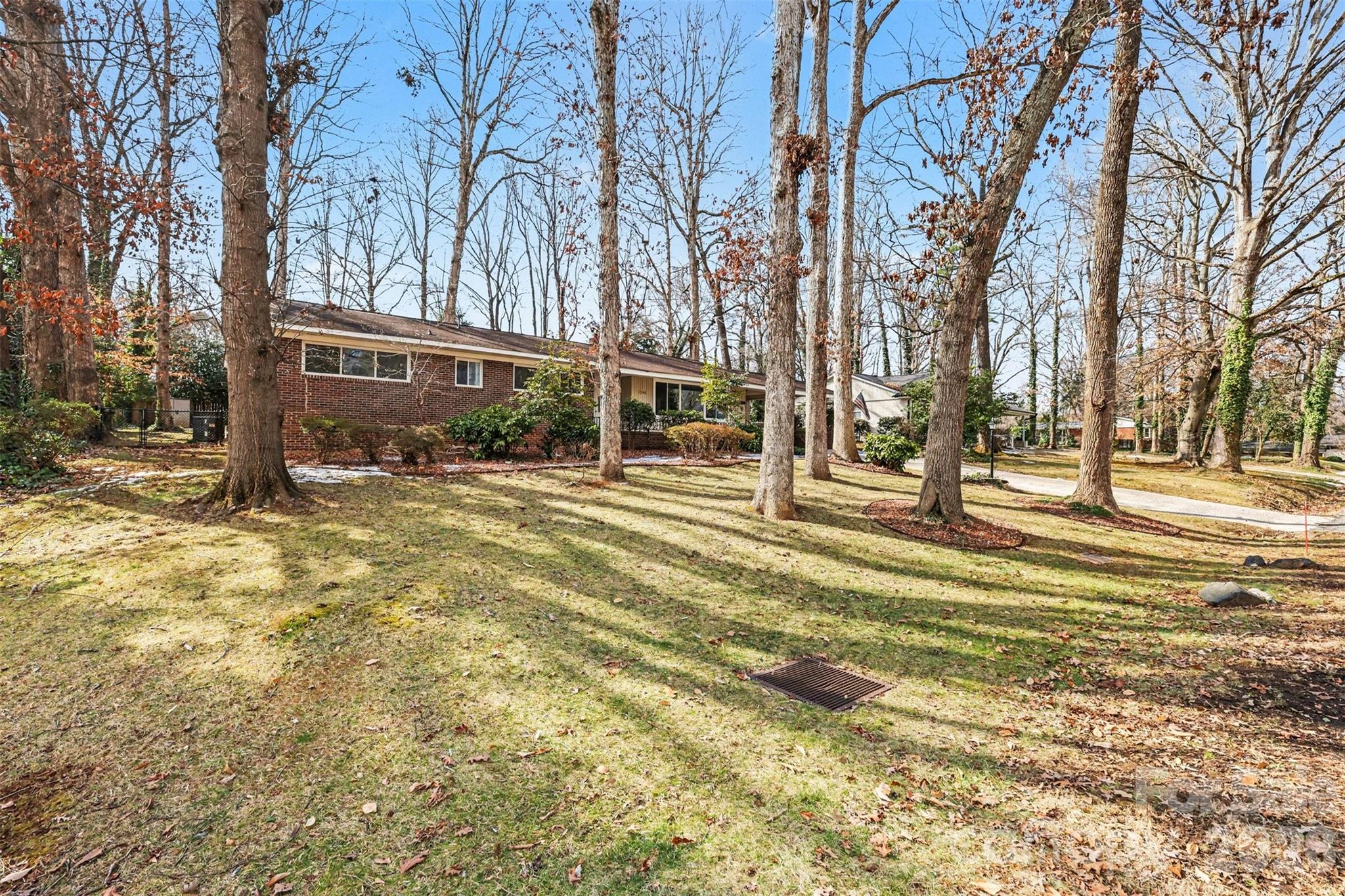 2701 Thomas Trail