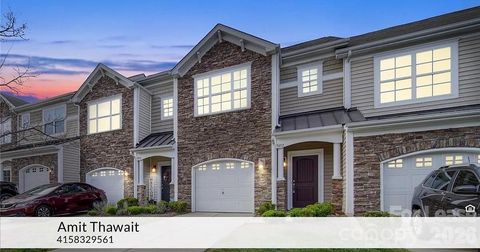 Photo of 5657 Tipperlinn Way, Charlotte, NC 28278 (MLS # 4368651)