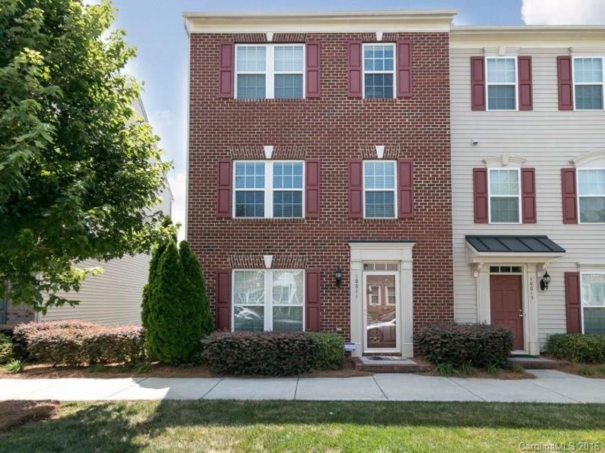 Gorgeous 3 story townhome w/ 2 car garage w/ utility sink. 4 BDRMs, 3.5 Baths! Open floorplan on 2nd flr. Family Rm features fireplace & crown molding. Updated kitchen w/ stainless, granite, tile backsplash, pantry & breakfast area. Formal Dining w/ tray ceiling. Wet bar! Surround Sound. Spacious Master Suite w/ private bath. 4th BDRM/Bonus & Full Bath 1st Flr. Home in walking distance to dining, shopping & entertainment. Features a community park & pool! 1 mile from I-485, 2 miles from I-77!
