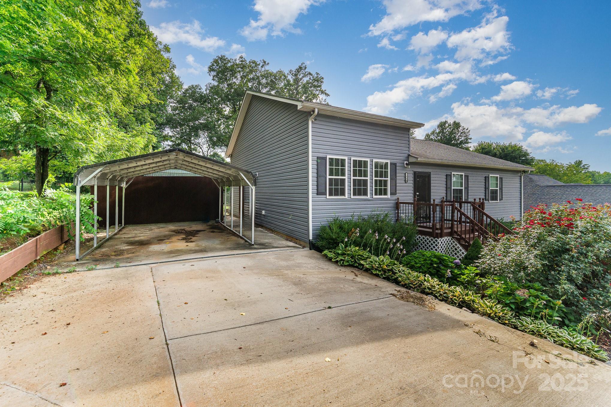 2985 Peachtree Street