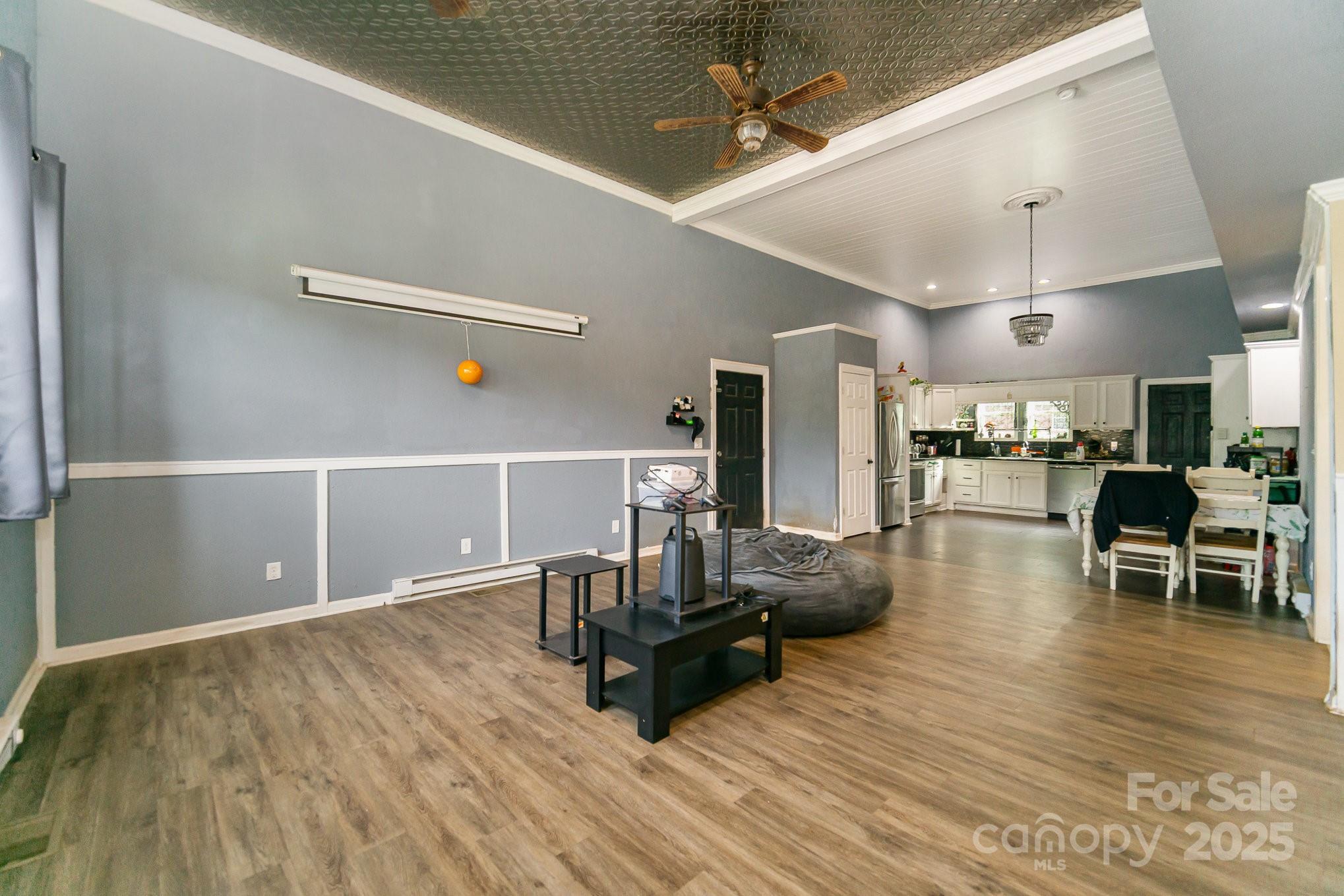 2985 Peachtree Street
