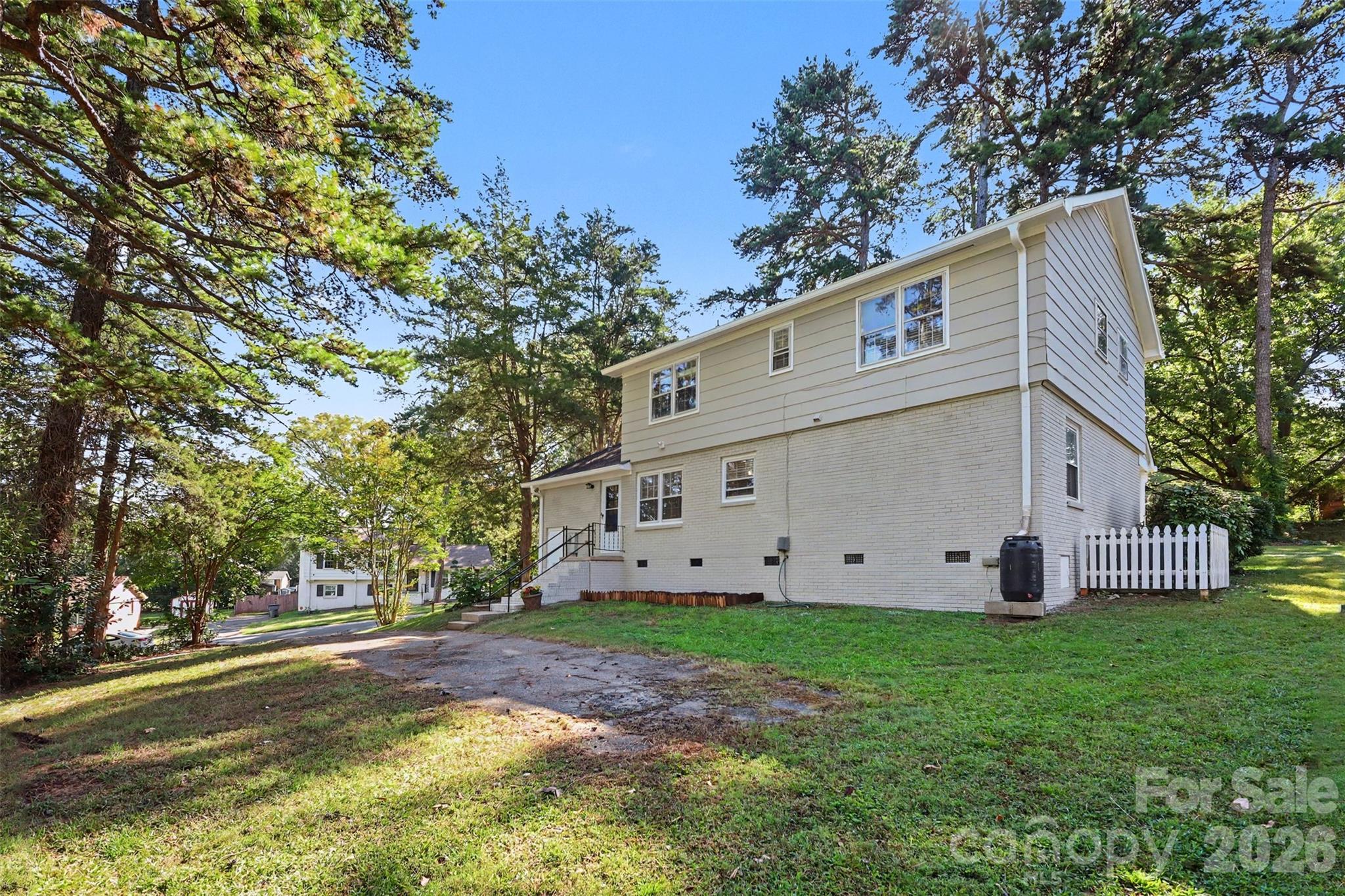 833 Archdale Drive