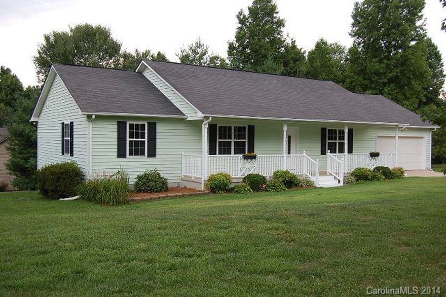 Great 3bedroom, 2bath home located in quiet North Lincoln neighborhood. Beautiful pre finished wood floors in the kitchen & dining area. All appliances included, fresh paint, floor covering & carpet. Rocking chair front porch & trex covered rear deck will guarantee relaxing afternoons. This home is move in ready.