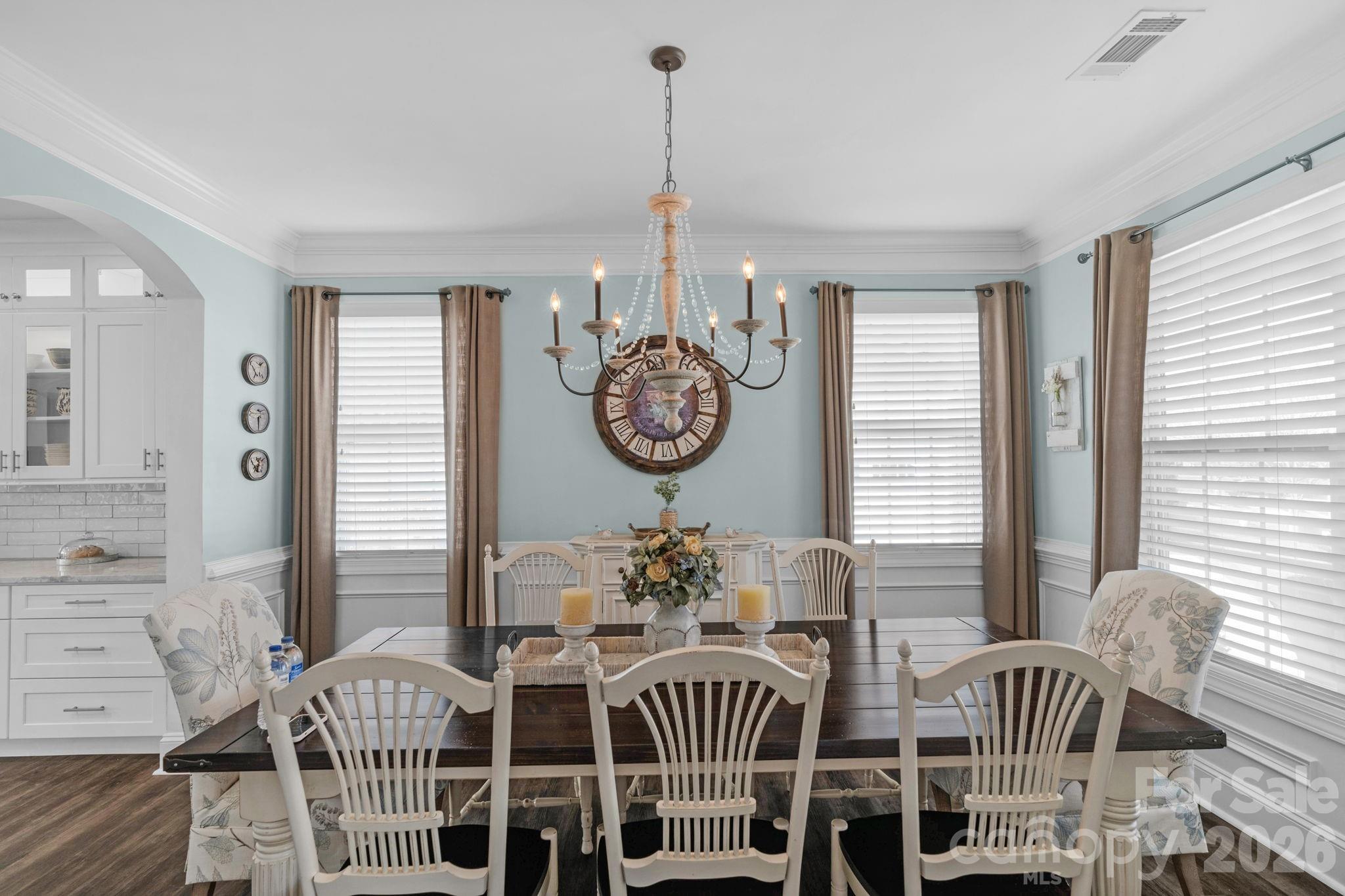 168 Golden View Drive