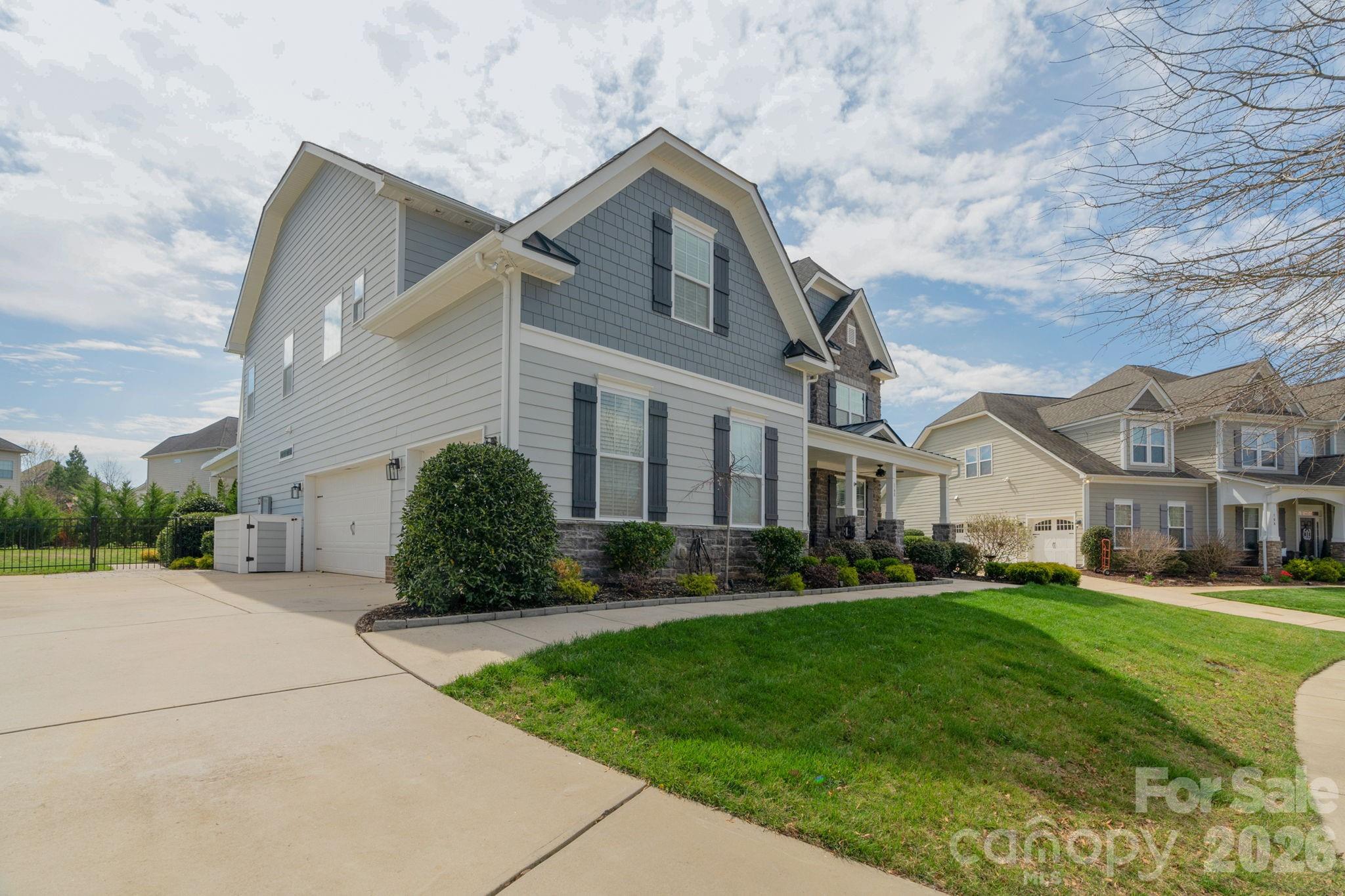 168 Golden View Drive