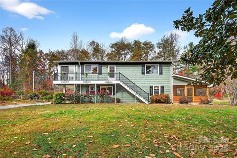 333 SandCastle Drive Nebo NC 28761