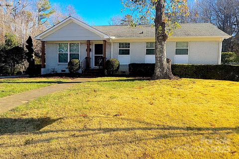 6801 Barrington Drive Charlotte NC 28215