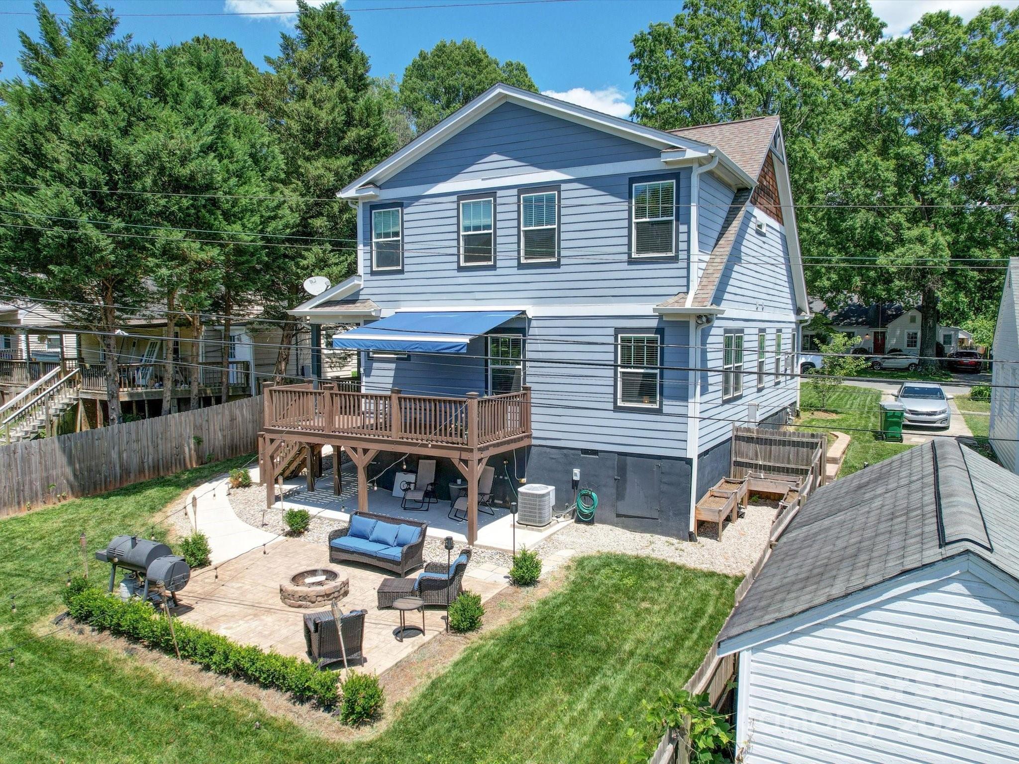 1421 Lyon Court
