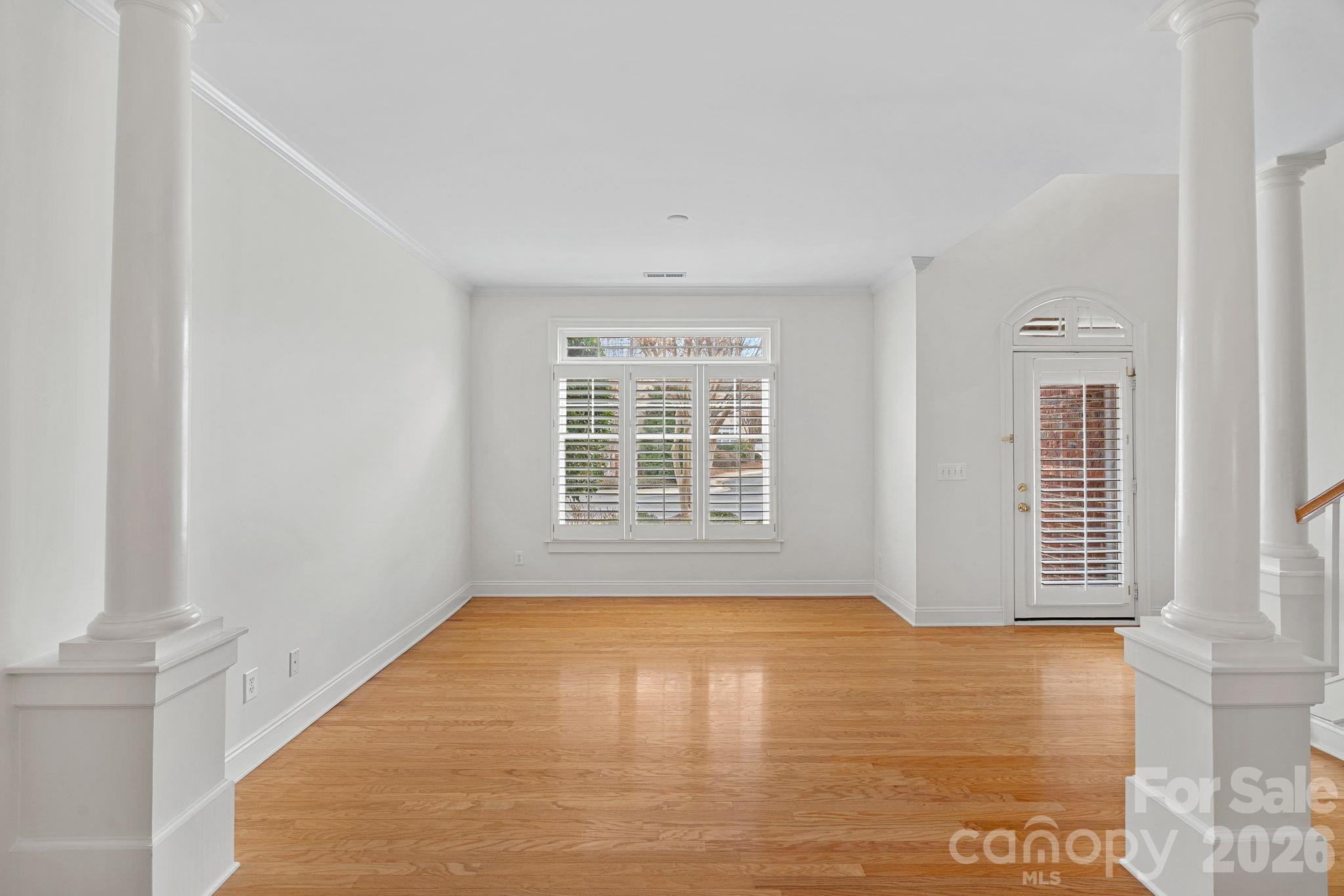 221 Sloane Square Way