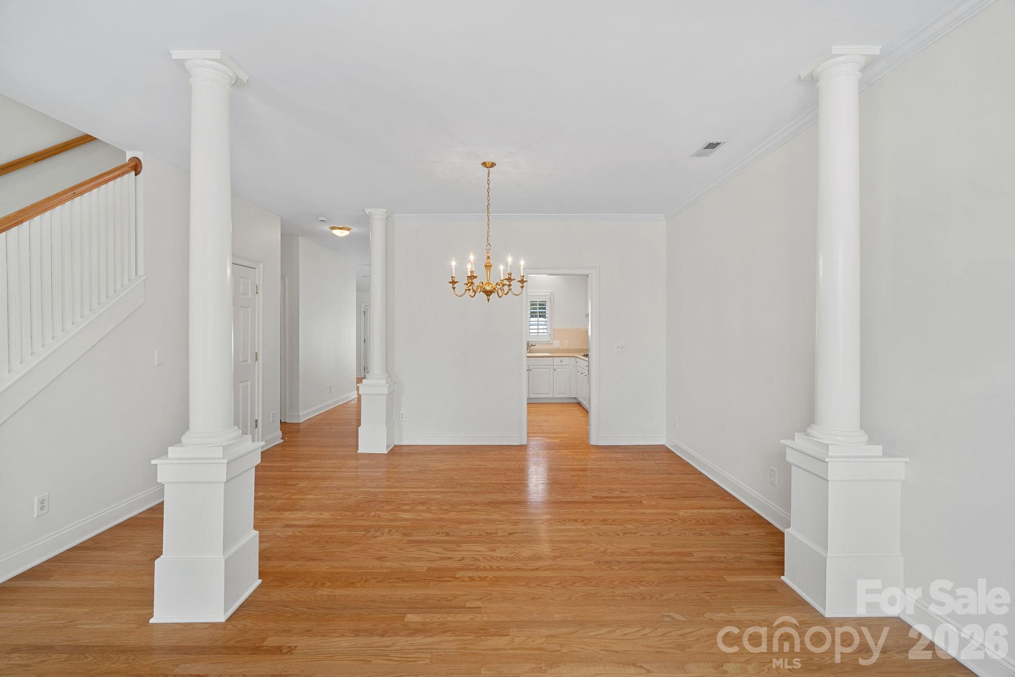 221 Sloane Square Way