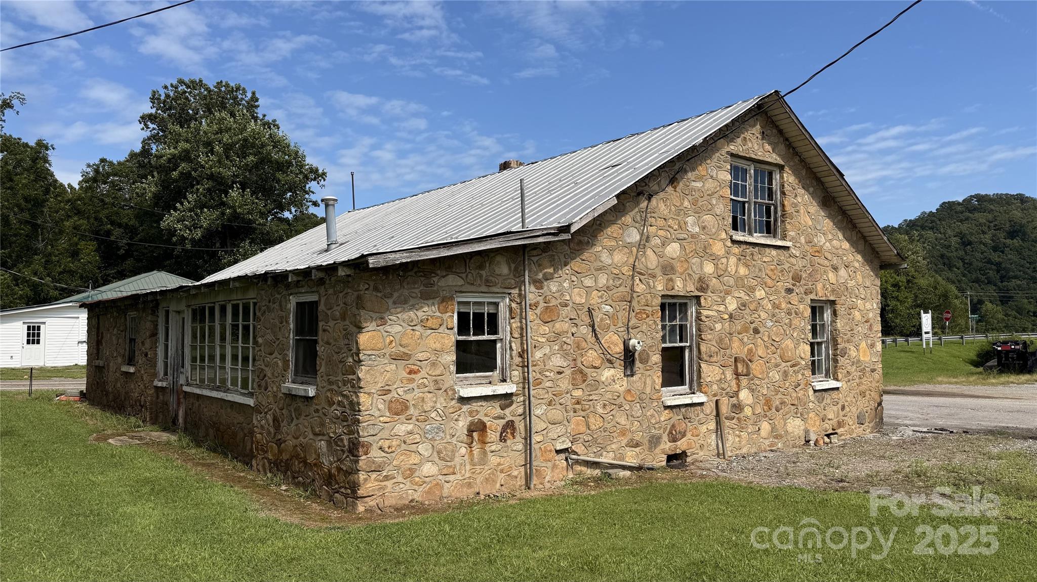 41 Upper Shut In Road