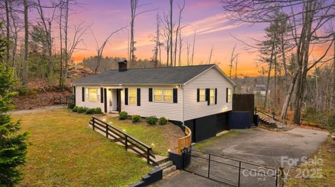 Photo of 524 Hibriten Drive SE, Lenoir, NC 28645 (MLS # 4331126)