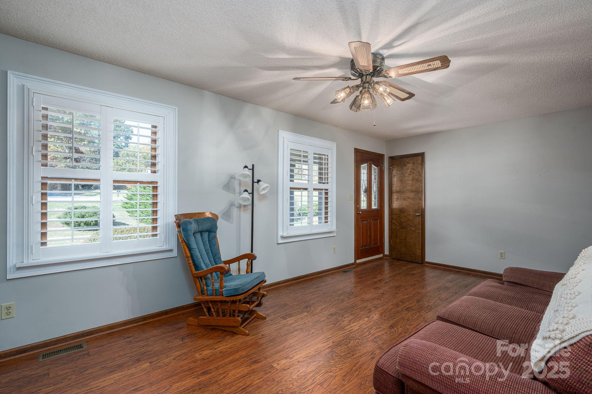 4866 E Hwy 150 Highway