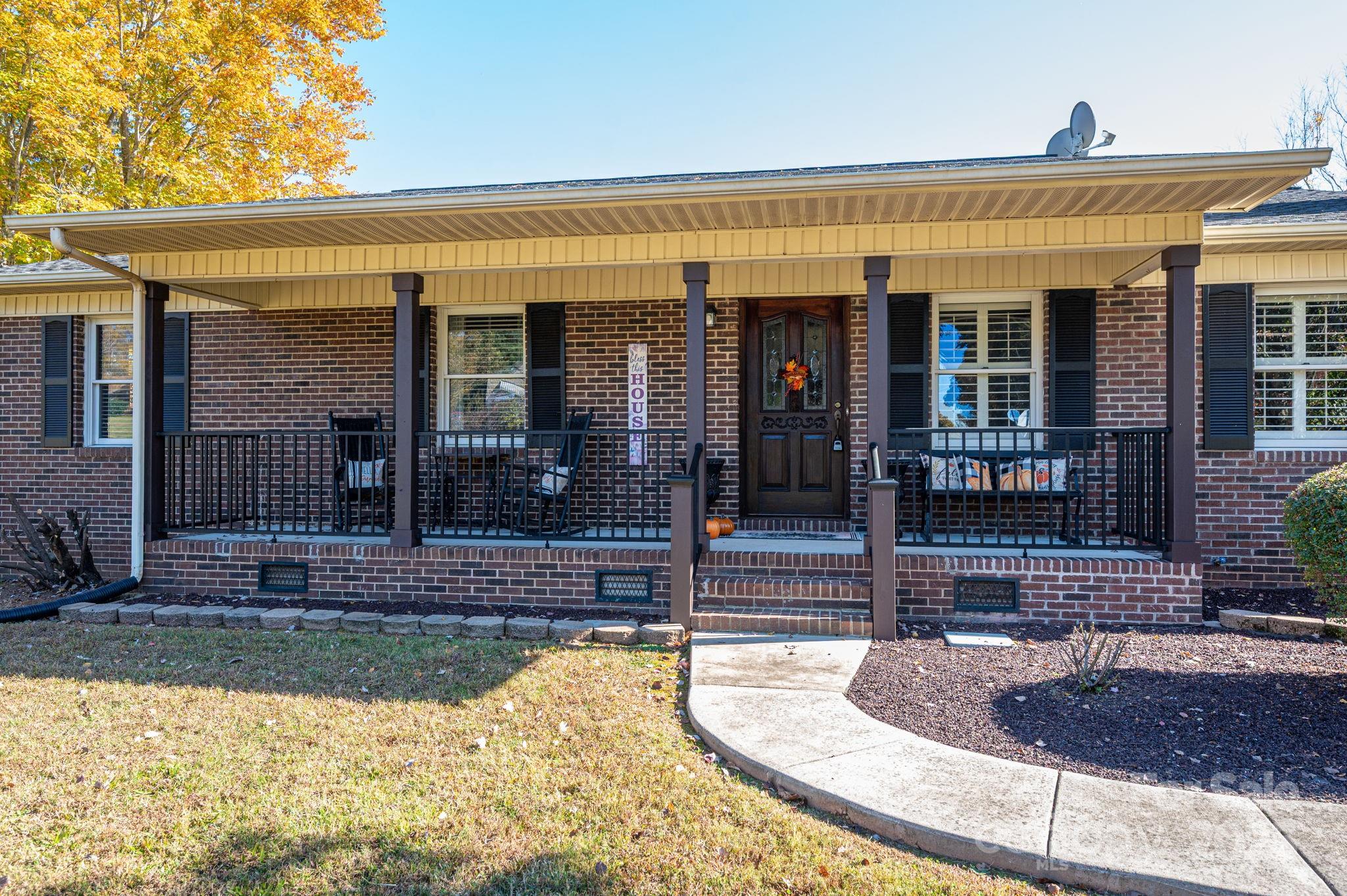 4866 E Hwy 150 Highway