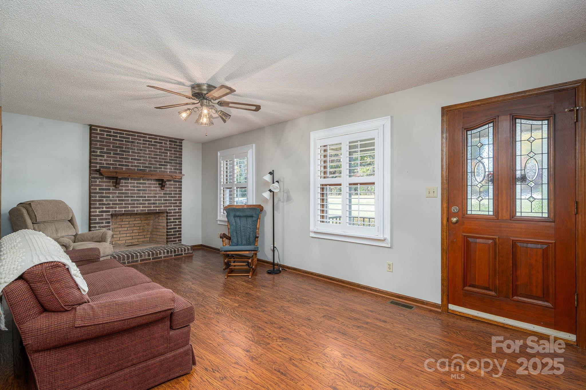 4866 E Hwy 150 Highway