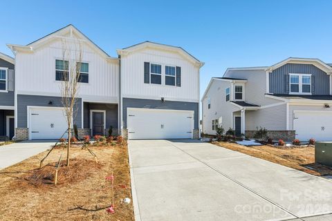 Photo of 9028 Foggy Brook Loop, Charlotte, NC 28216 (MLS # 4399334)