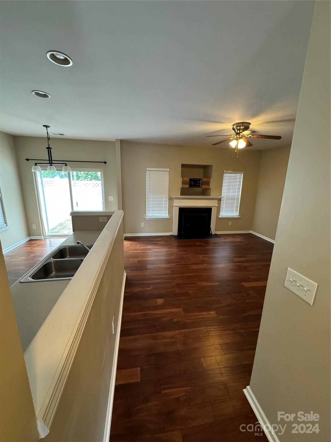 Cascades at River Crossing - Residential