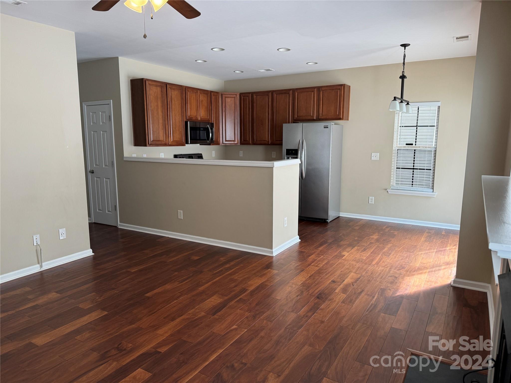 Cascades at River Crossing - Residential