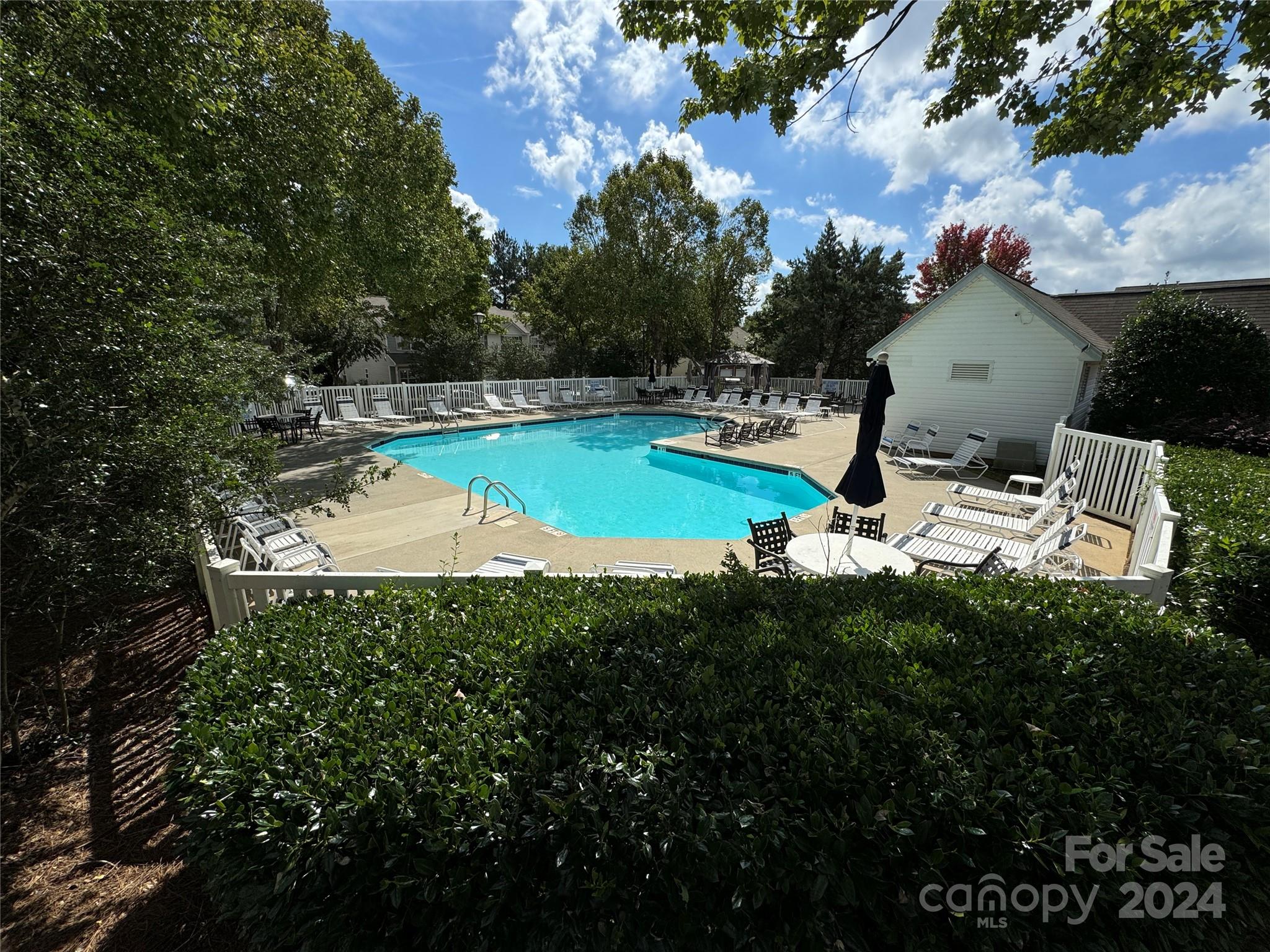 Cascades at River Crossing - Residential