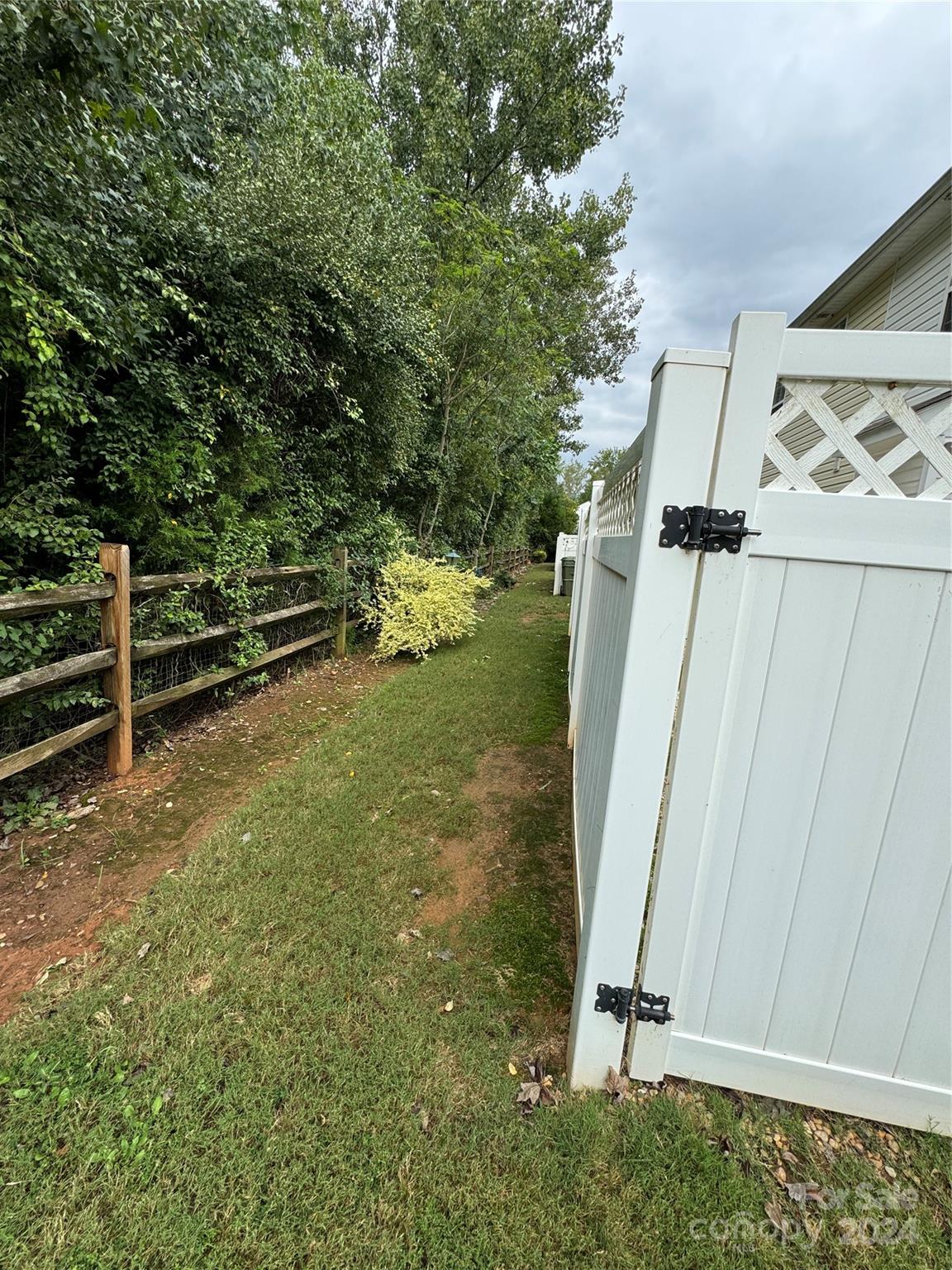 Cascades at River Crossing - Residential