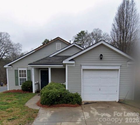 Photo of 3338 Alderknoll Court, Charlotte, NC 28216 (MLS # 4354930)