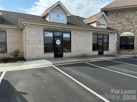 Photo of 124 E Plaza Drive, Mooresville, NC 28115 (MLS # 4419612)
