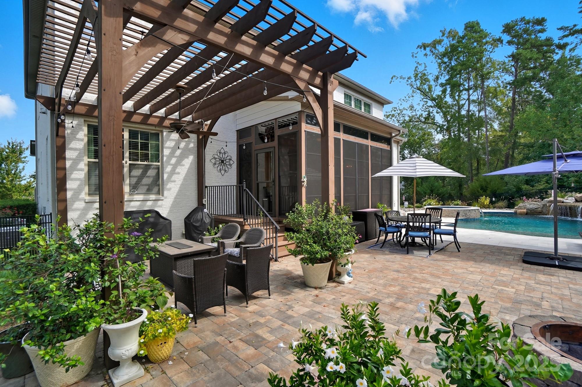 The Manors at Lake Ridge - Residential