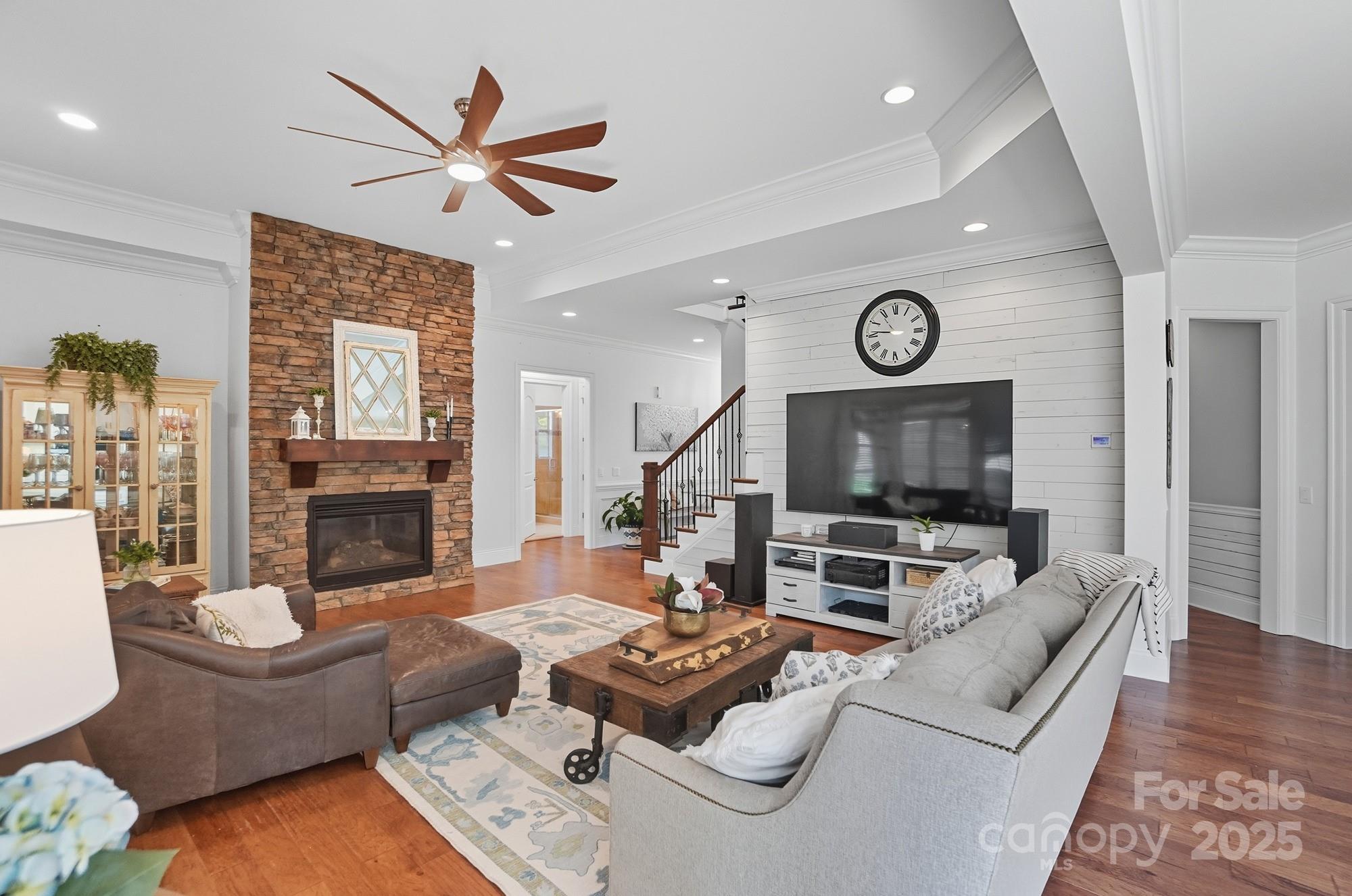 The Manors at Lake Ridge - Residential