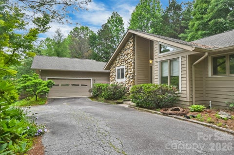 Photo of 300 Ethan Pond Way, Hendersonville, NC 28791 (MLS # 4390703)