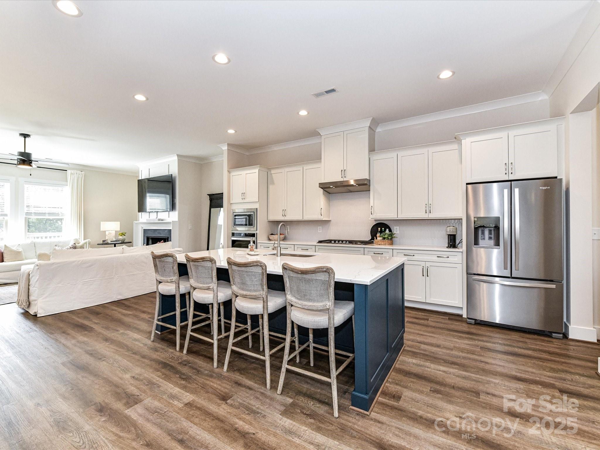 15140 Rocky Bluff Loop