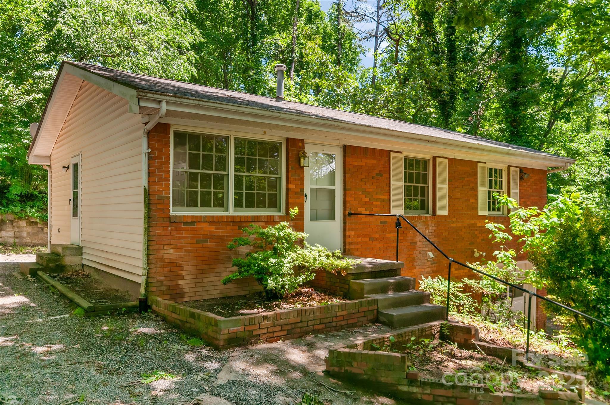 25 Evelake Drive