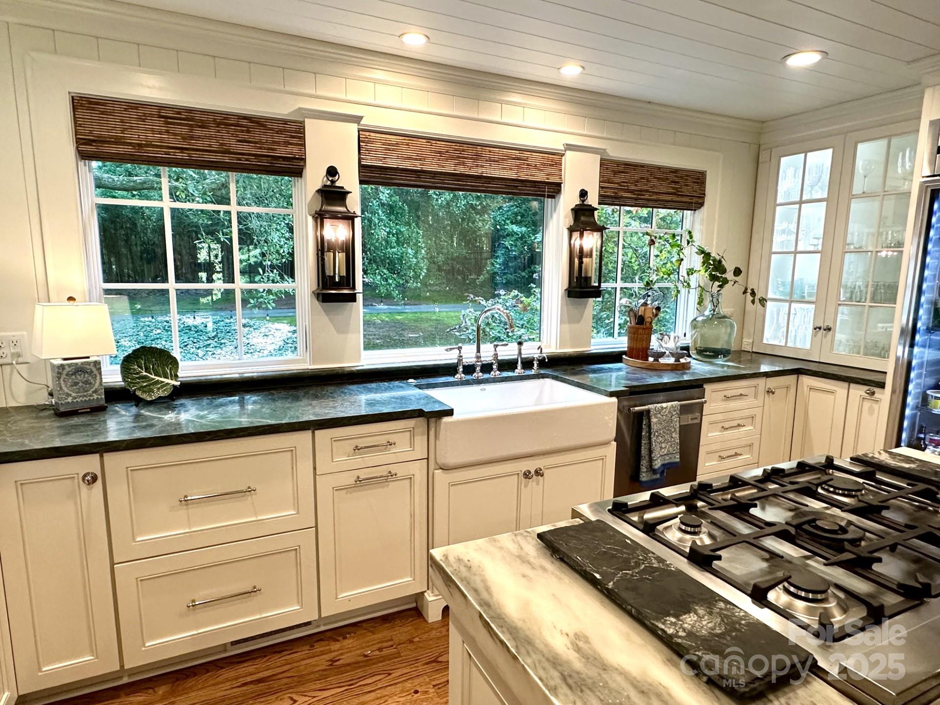 7794 Live Oaks Drive