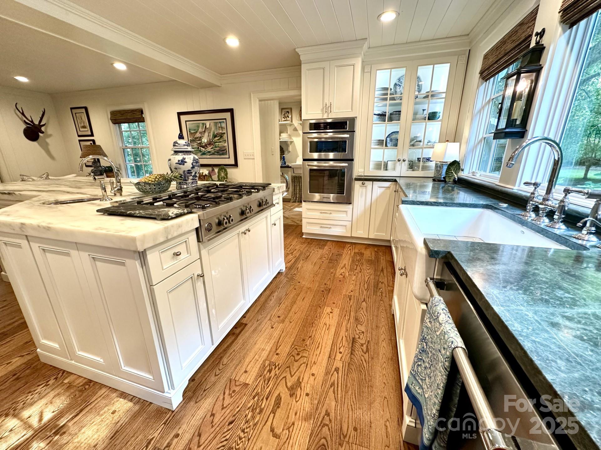 7794 Live Oaks Drive