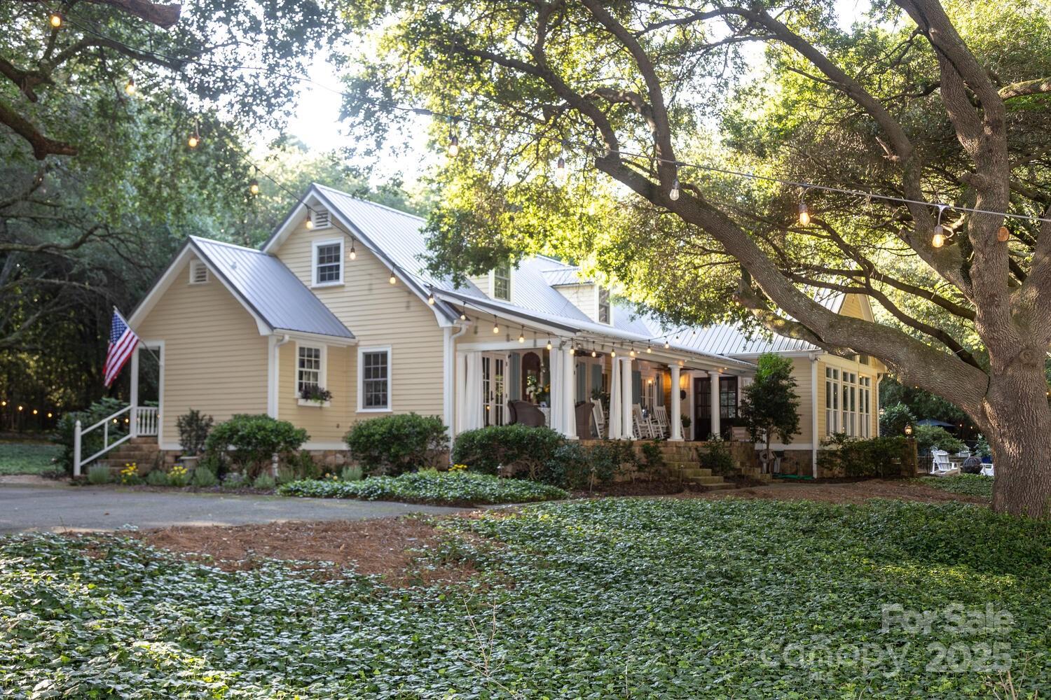 7794 Live Oaks Drive