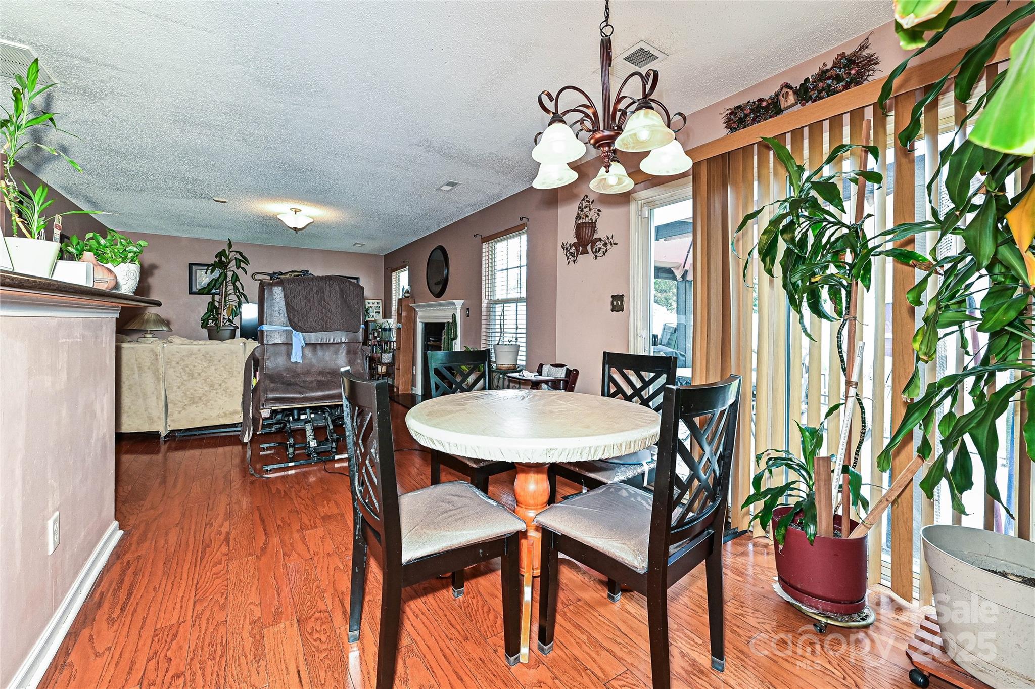 12015 Chantress Lane