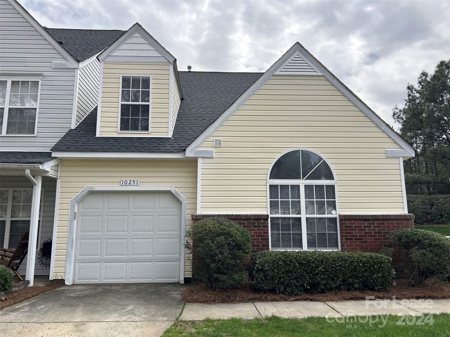 End unit townhome with 1 car garage in University area. This town-home features two bedrooms plus loft area which overlooks the downstairs. Primary bedroom is downstairs. Three sided fireplace. A large eat-in kitchen and formal dining area. Community features beautiful natural areas and pool. Walk Score: 38 (car dependent)

Please be advised that this property is managed by T.R. Lawing Realty. We will NEVER ask you to wire money or take the key after your showing to move-in.  Renters Insurance is required.