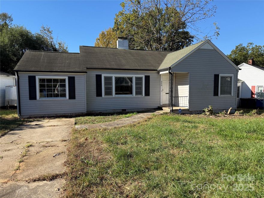 Well priced home located close to downtown Statesville. This home offers 3 bedrooms, 1 bath, a large living room with hardwood floors, formal dining area, spacious bedrooms and much more. This home would make an excellent first home.