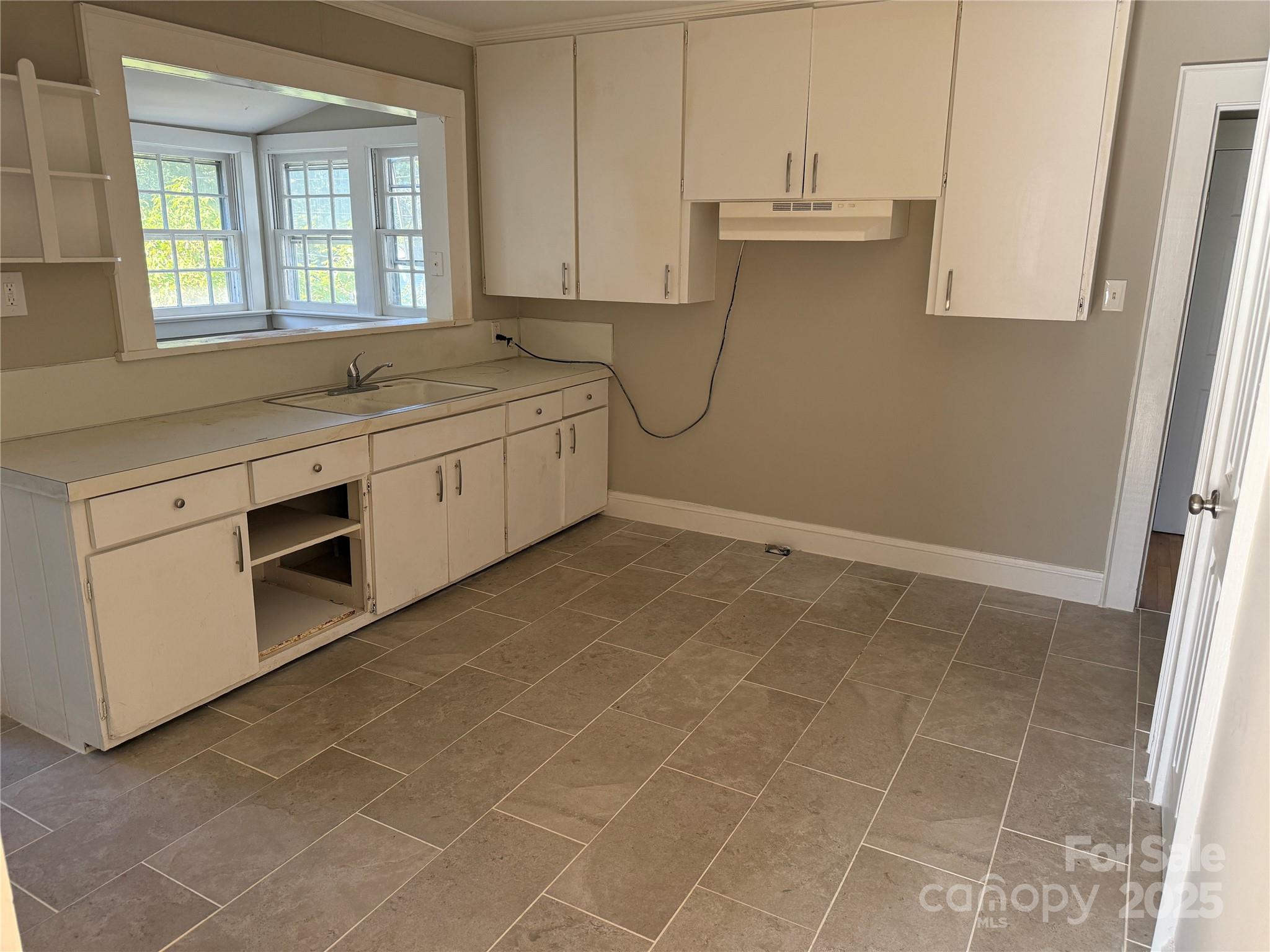 Country Club Estates - Residential