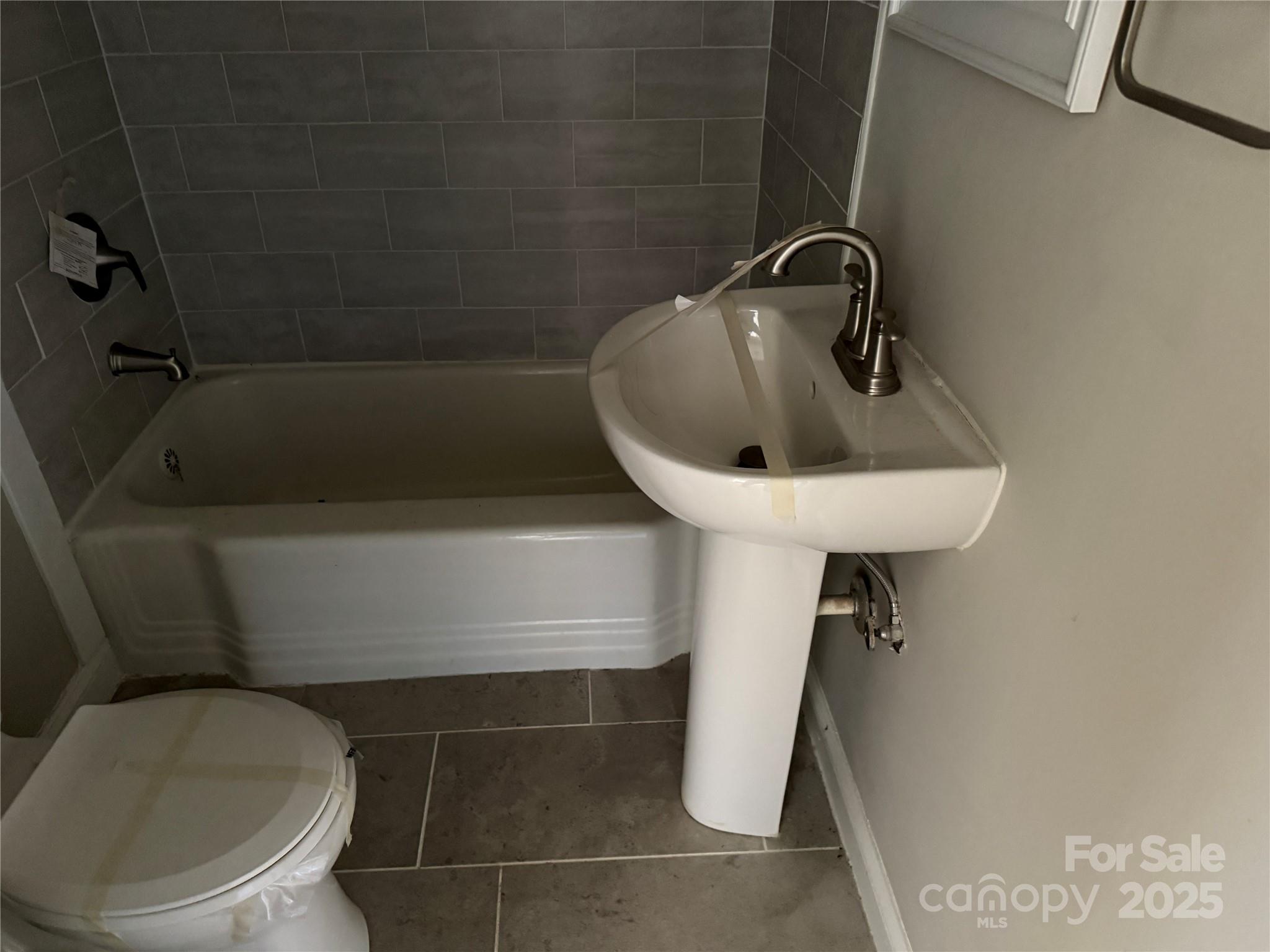 Country Club Estates - Residential