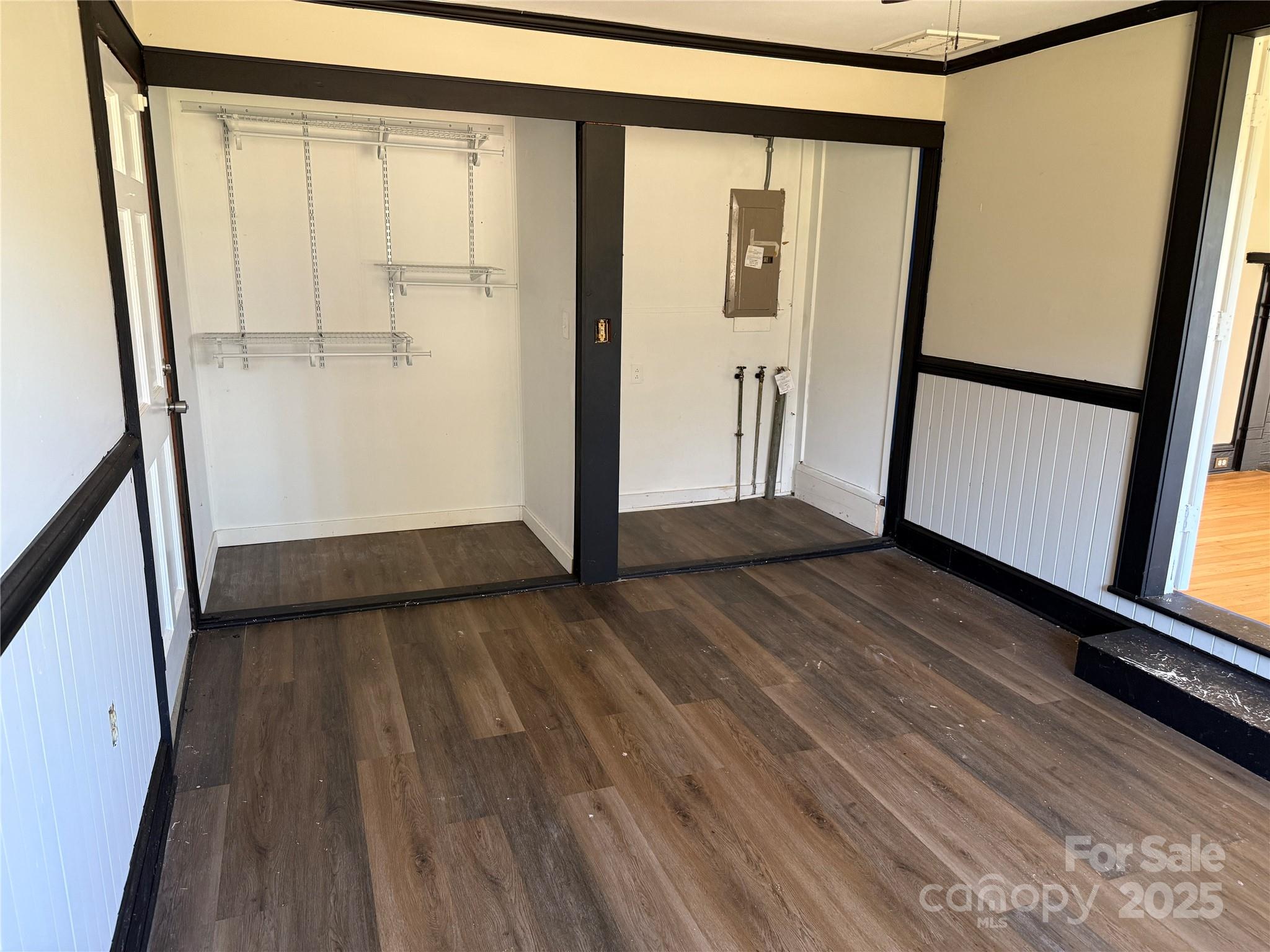 Country Club Estates - Residential